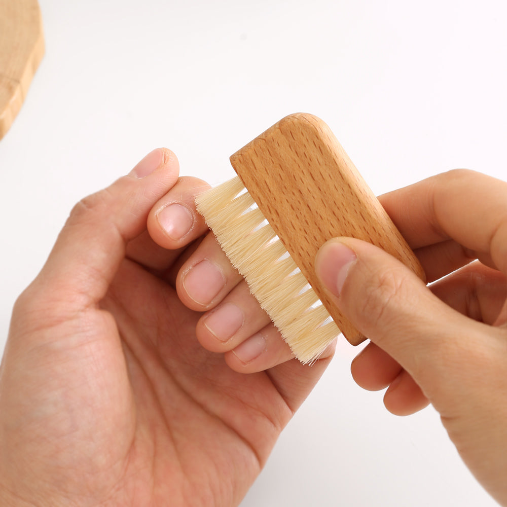 ブナ材 × 豚毛ネイルブラシ|手指のお手入れ必需品