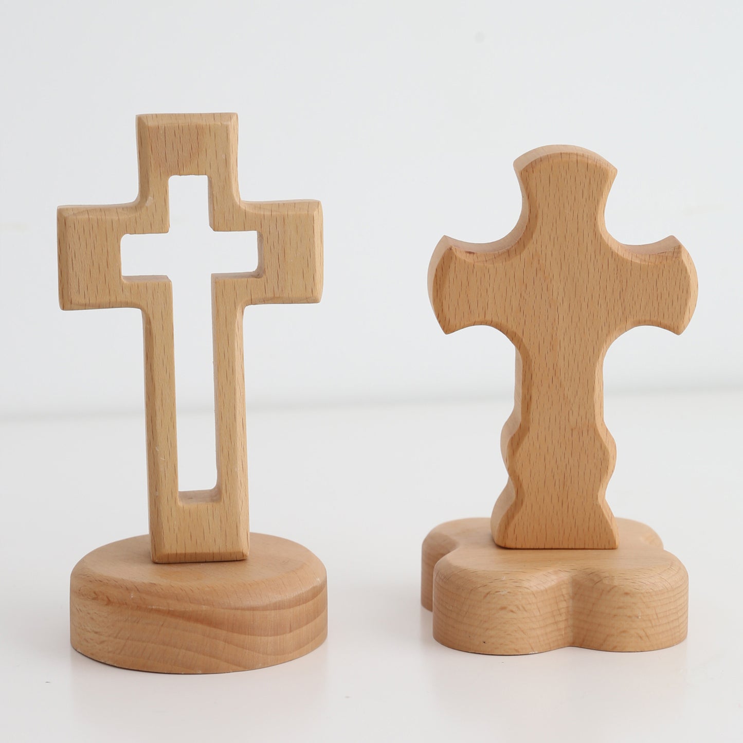 十字架 クロス 木製 14cm キリスト教 スタンド式 キリスト イエス 礼拝 工芸品 高級 インテリア 小物 装飾 卓上 礼拝堂 置物